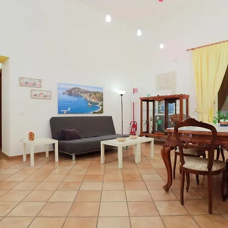 Guesthost - Lungomare With Terrace Apartmán